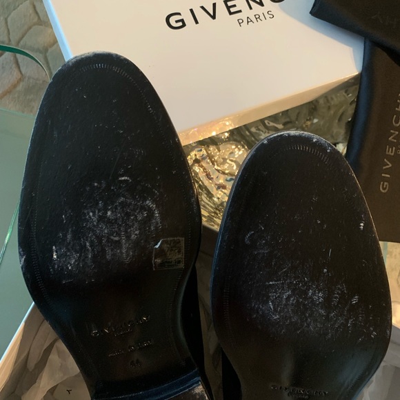 GIVENCHY - Picture 5 of 9